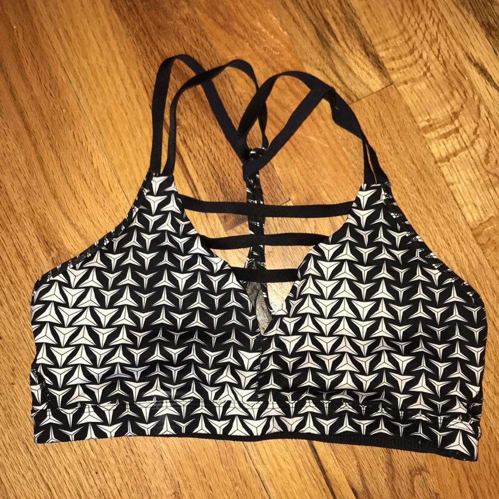victorias secret strappy sports bra
